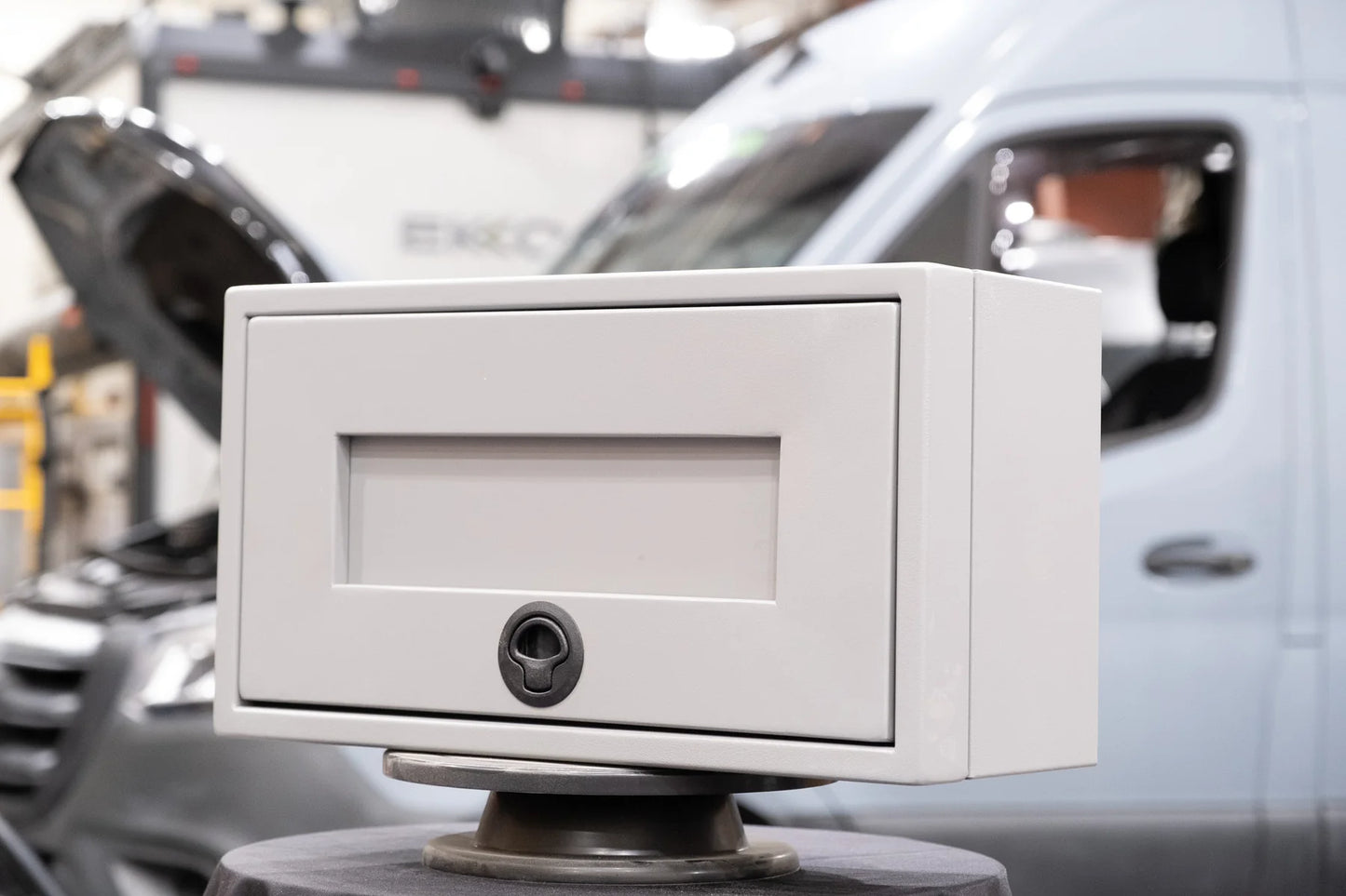 20" Ekko Cabinet - 20"x8"x11" - Foot of Bed