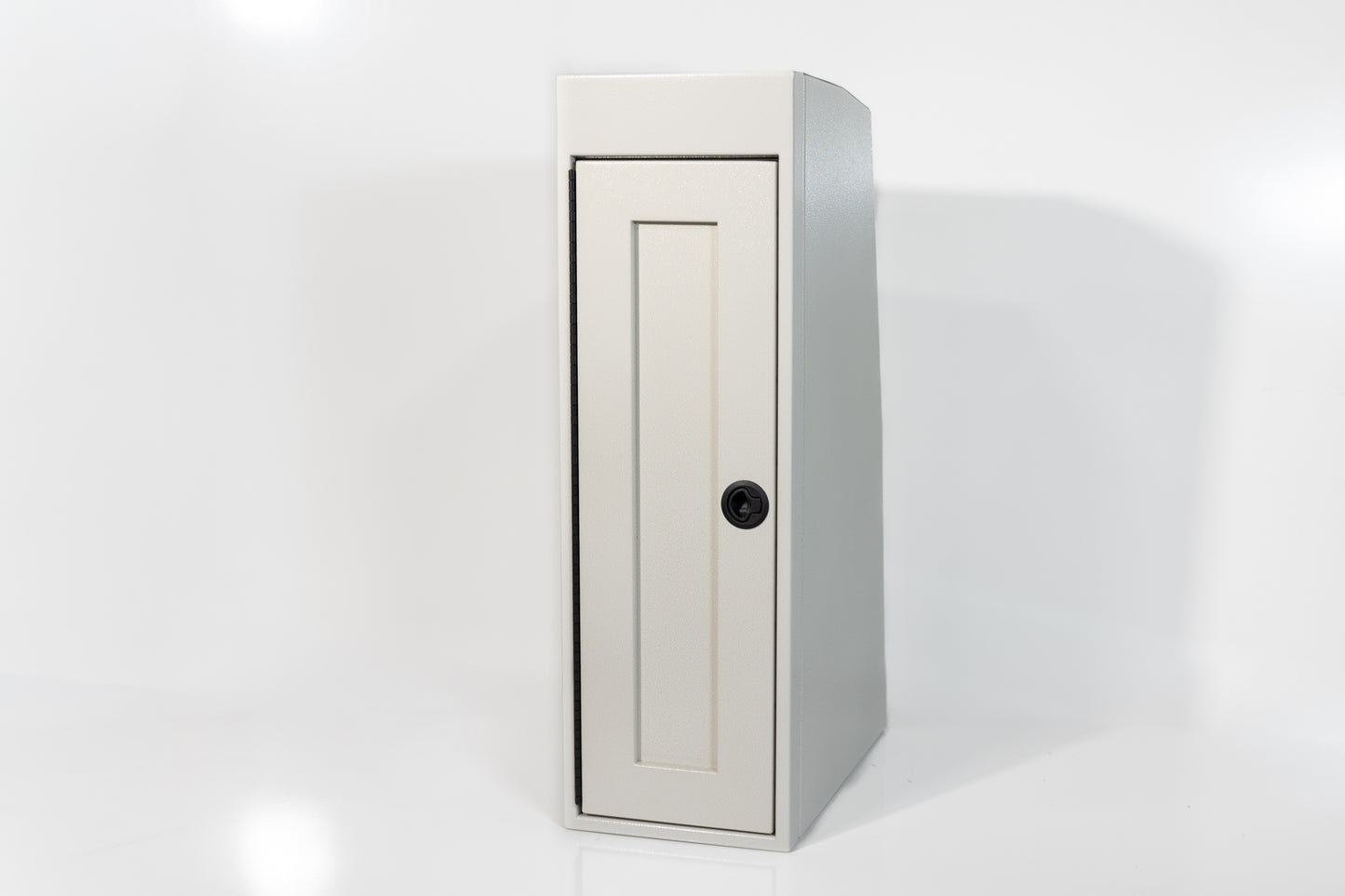 Upper Closet - 12"x22"x38"