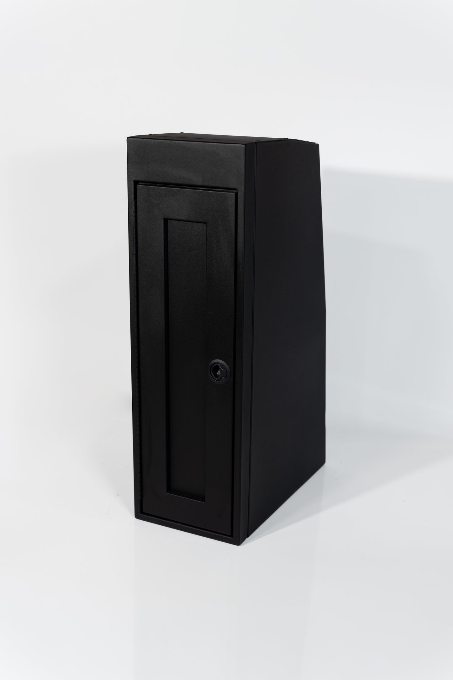 Upper Closet - 12"x22"x38"