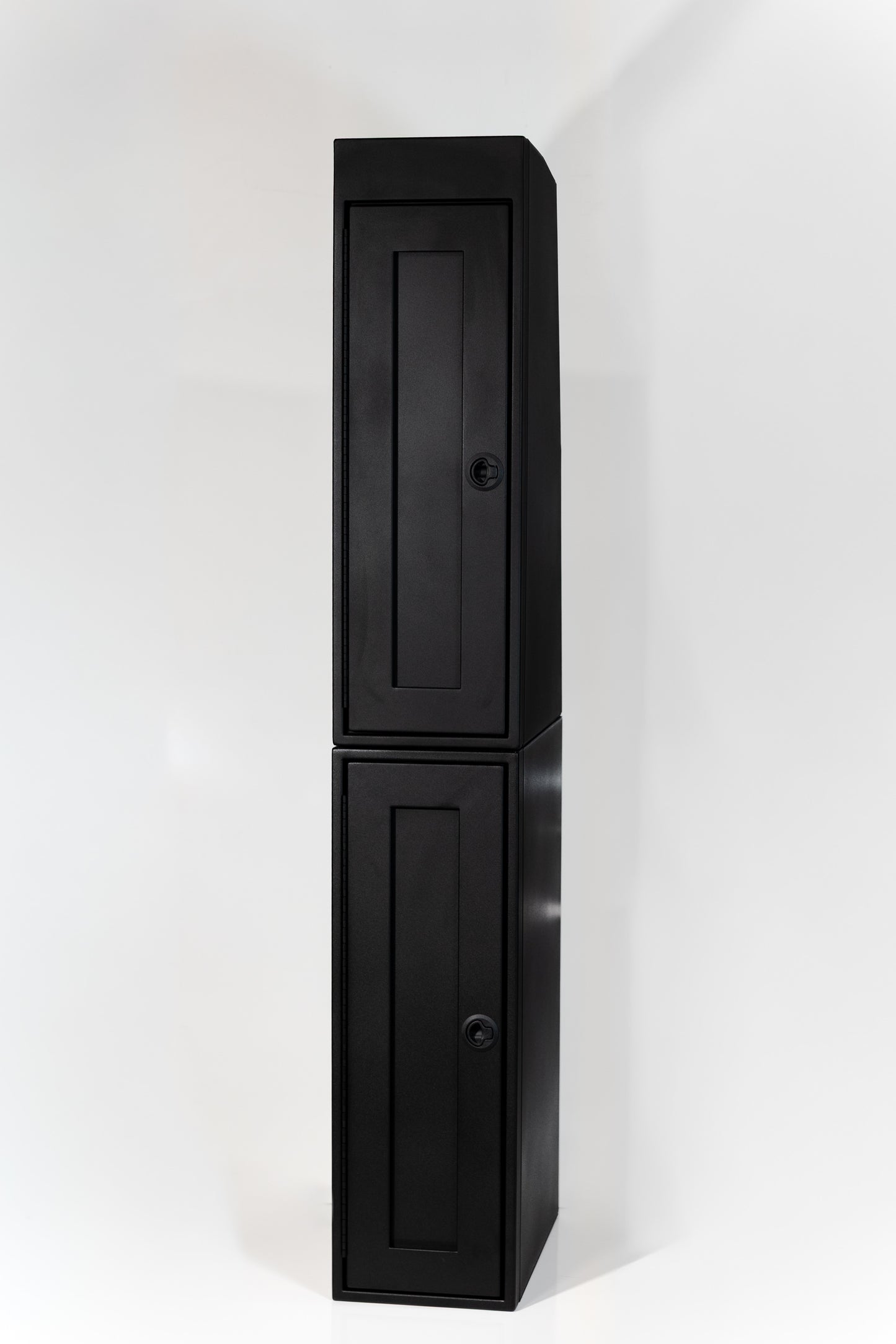 Upper Closet - 12"x22"x38"