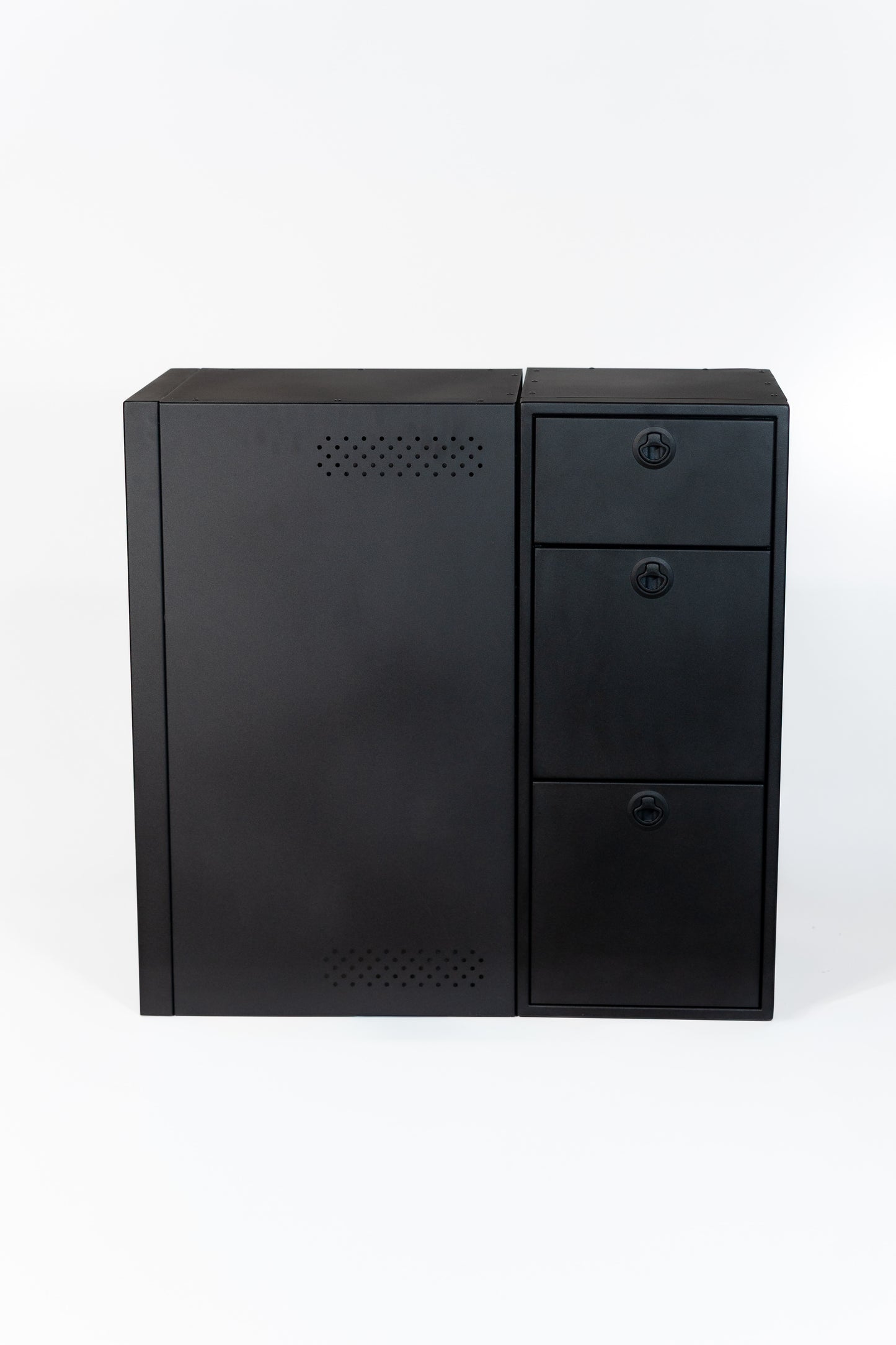 15" Three Drawer Base Cabinet: 15" Length x 18" Deep x 36" Height