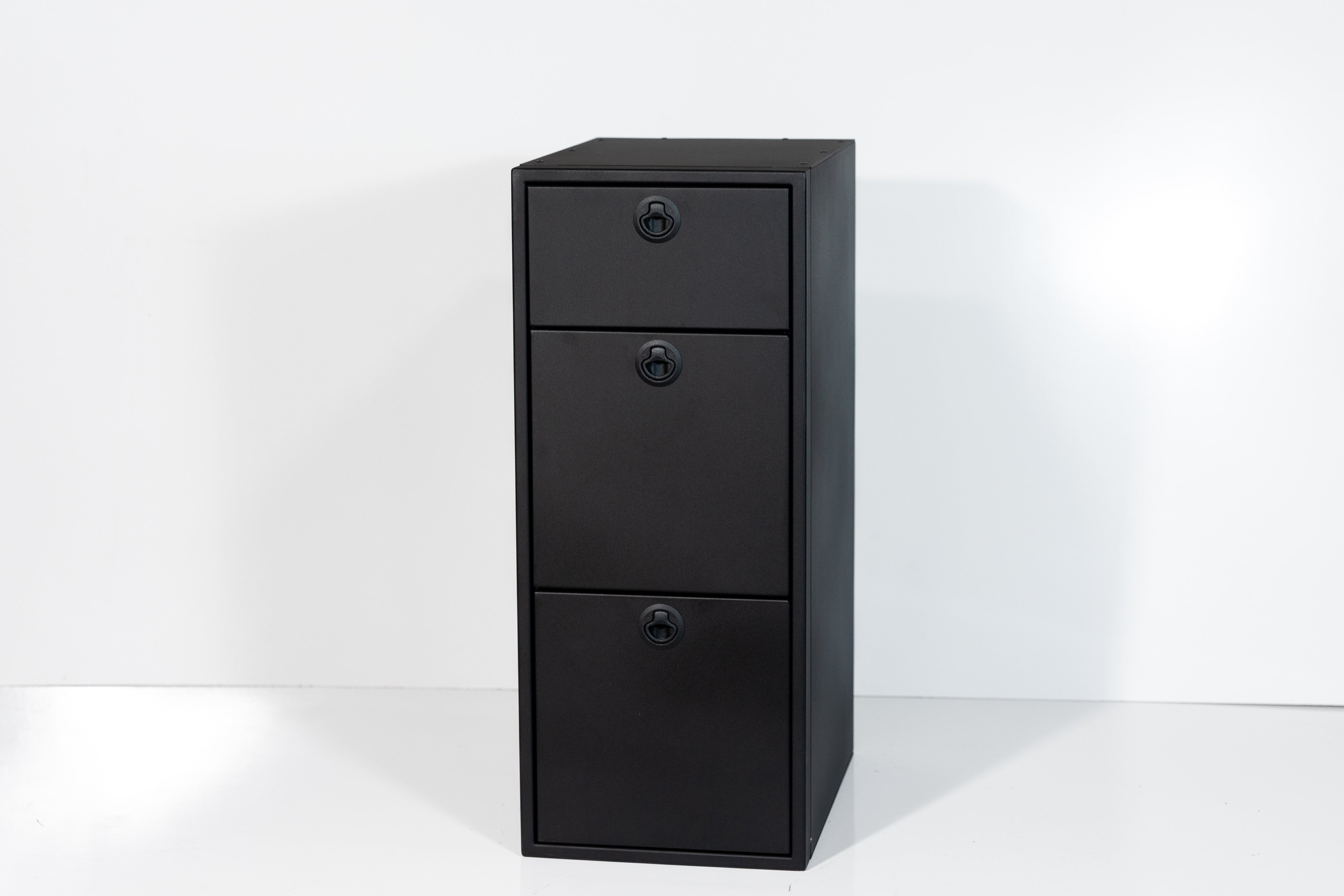 15" Three Drawer Base Cabinet - 15" x 22" x 36”