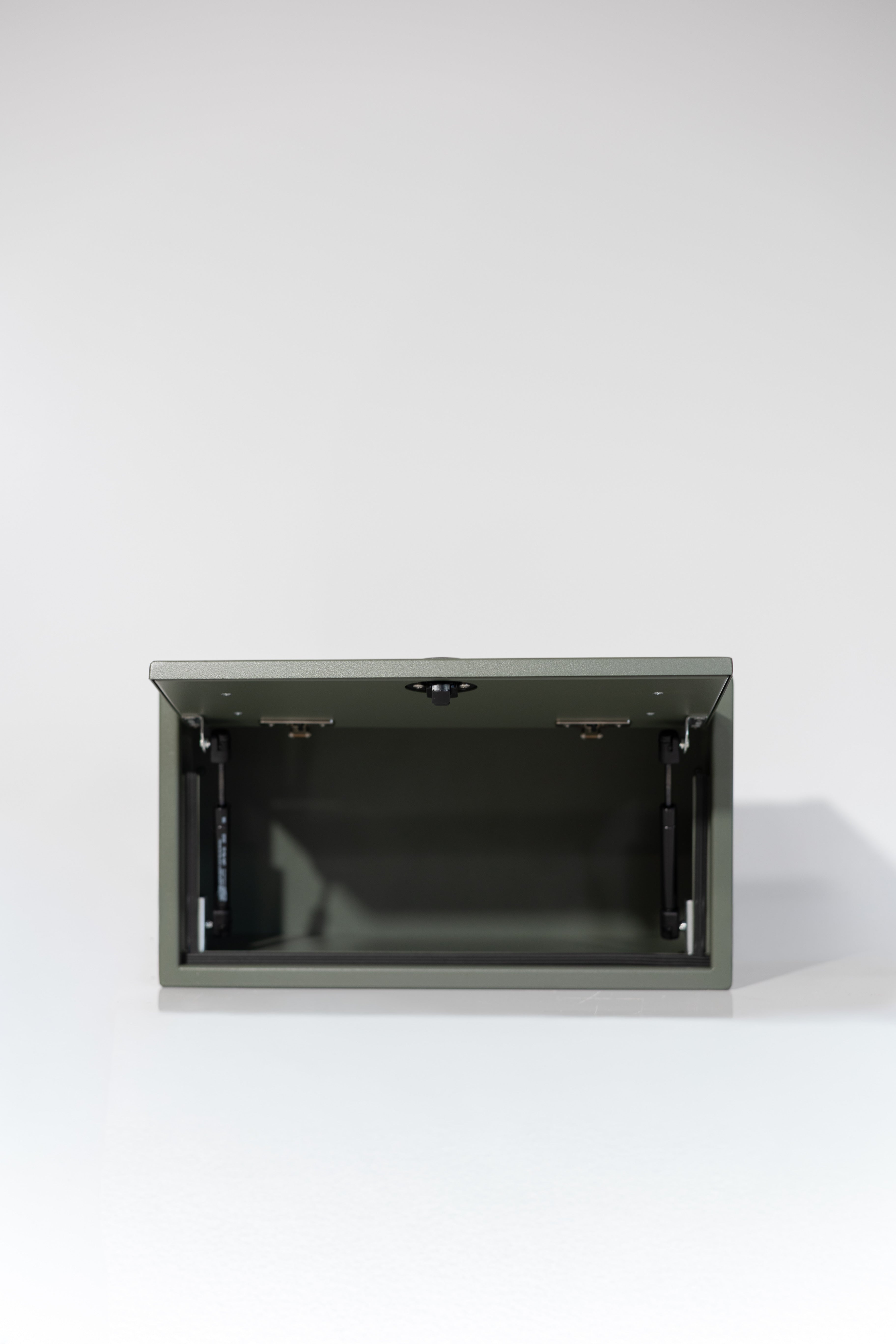 20" Ekko Cabinet - 20" x 8" x 11" - Foot of Bed