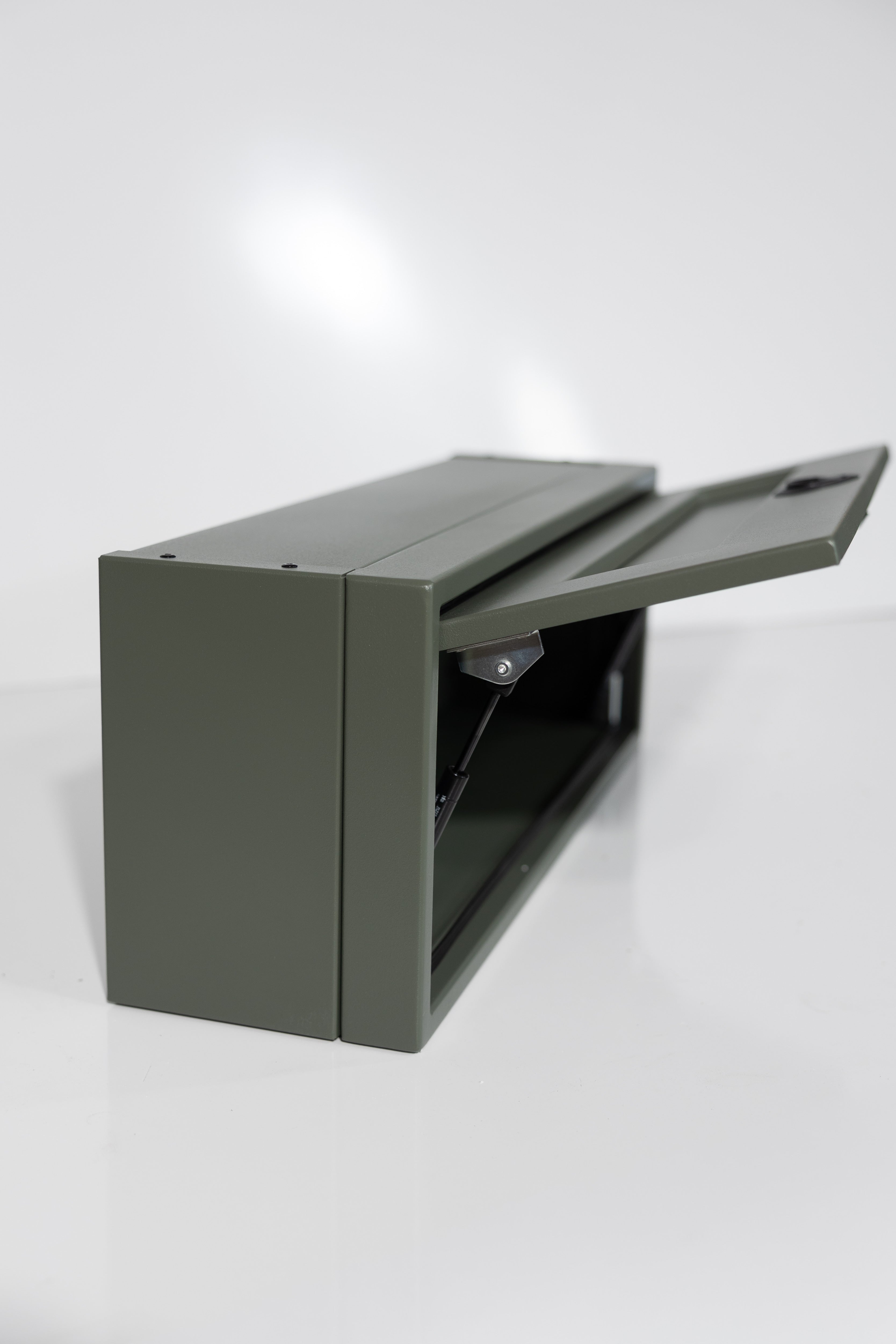 29" Ekko Cabinet - 29" x 8" x 11" - Over Entry Door